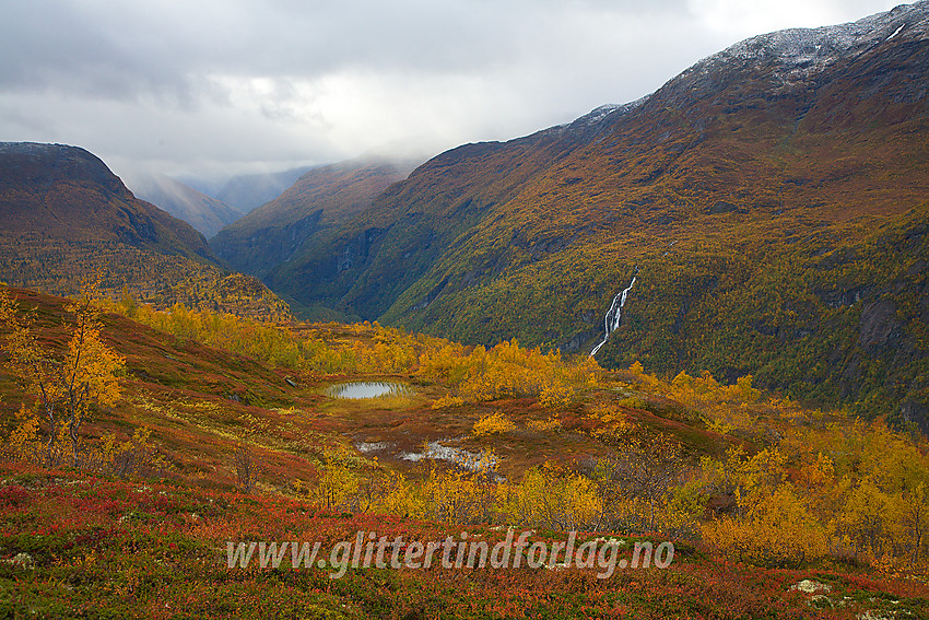 Utsikt nedover Utladalen fra Fleskenoshaugane.