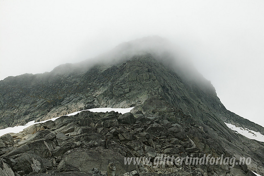 Midtre Ringstinden (2025 moh) sett fra Ringsskar.